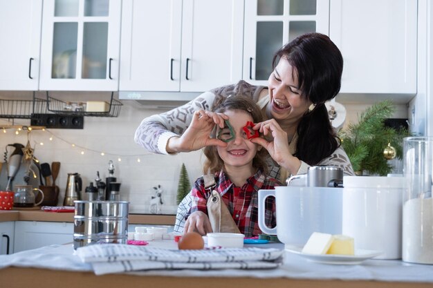 The Ultimate Guide to Mom Life Hacks: Simplifying Your Day